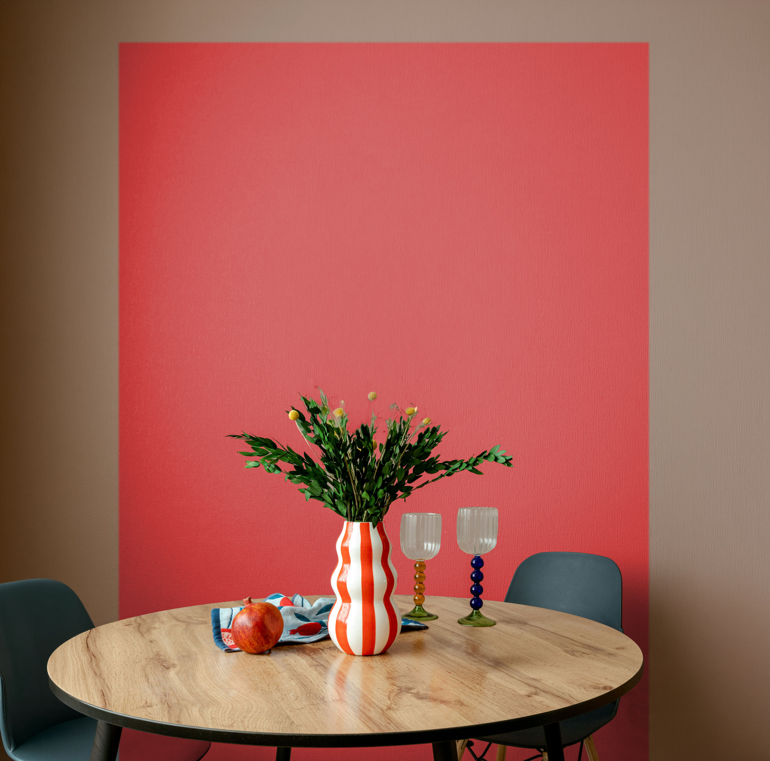 Esstisch_Wand_rot